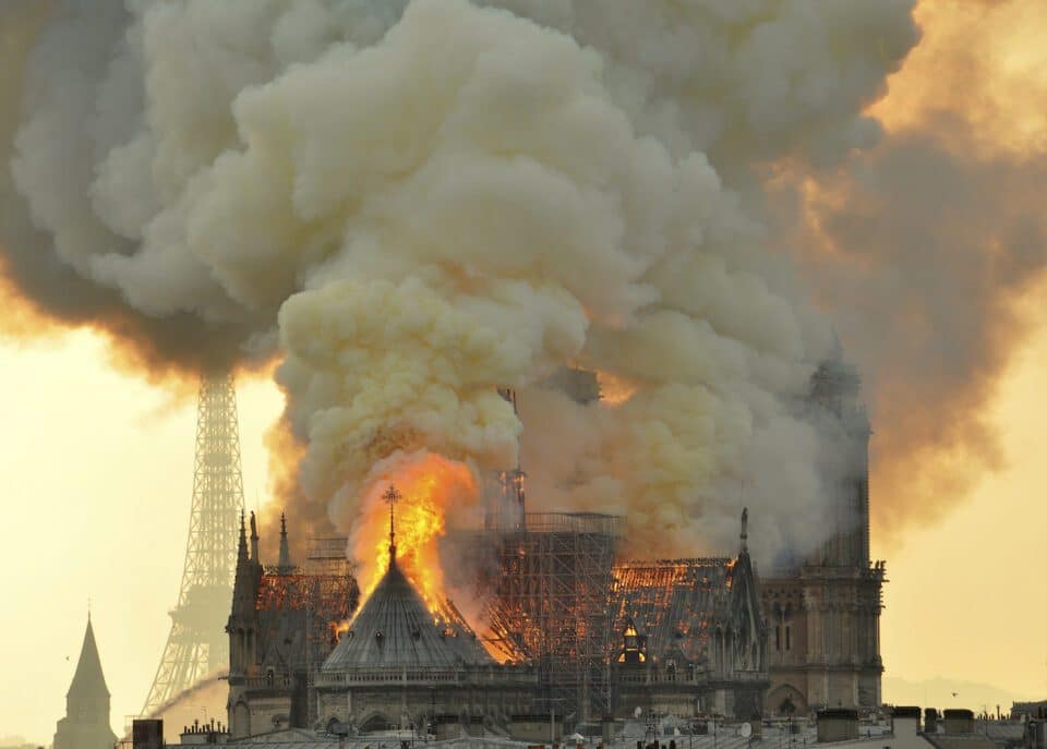 France Notre Dame incendio